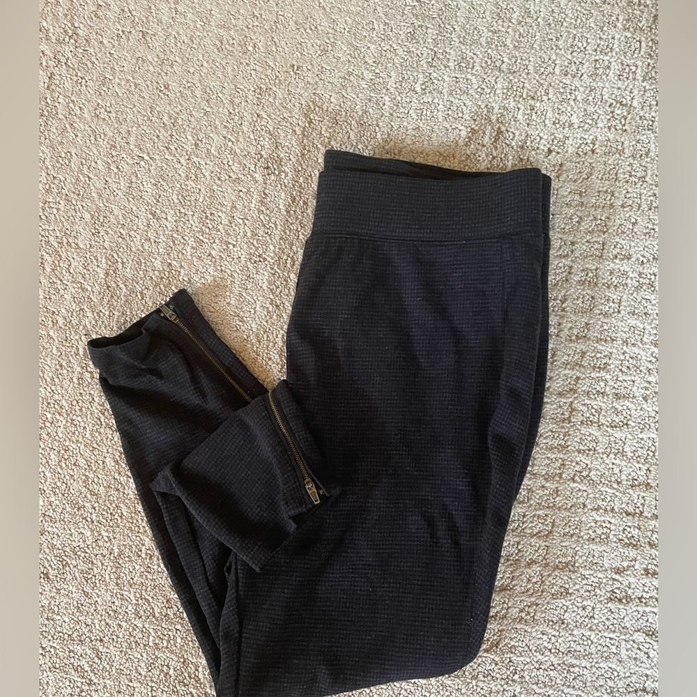 Jjill stretch leggings. spandex for the stretch with zipper on both ankle’s.